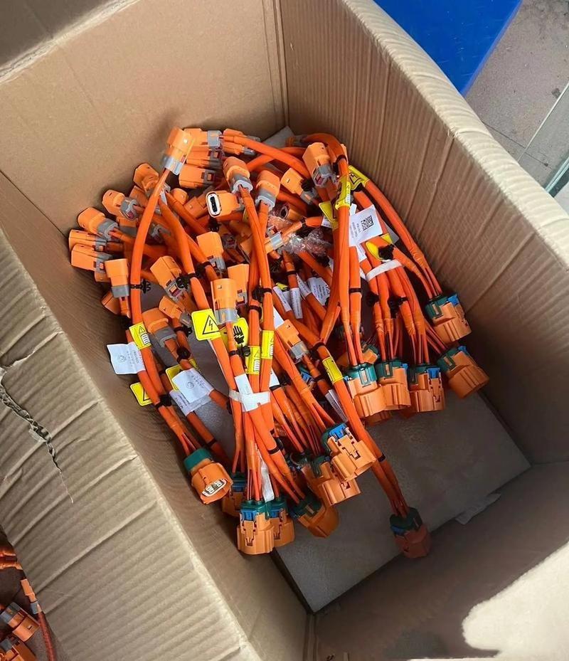 国产崛起 新能源汽车连接器的新篇章